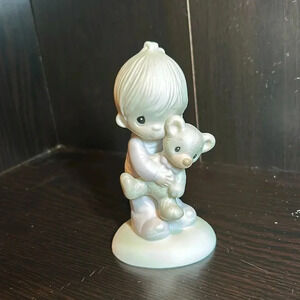 Precious Moments "Jesus Loves Me" 1978 Boy w/ Teddy Bear E-1372/B Figurine